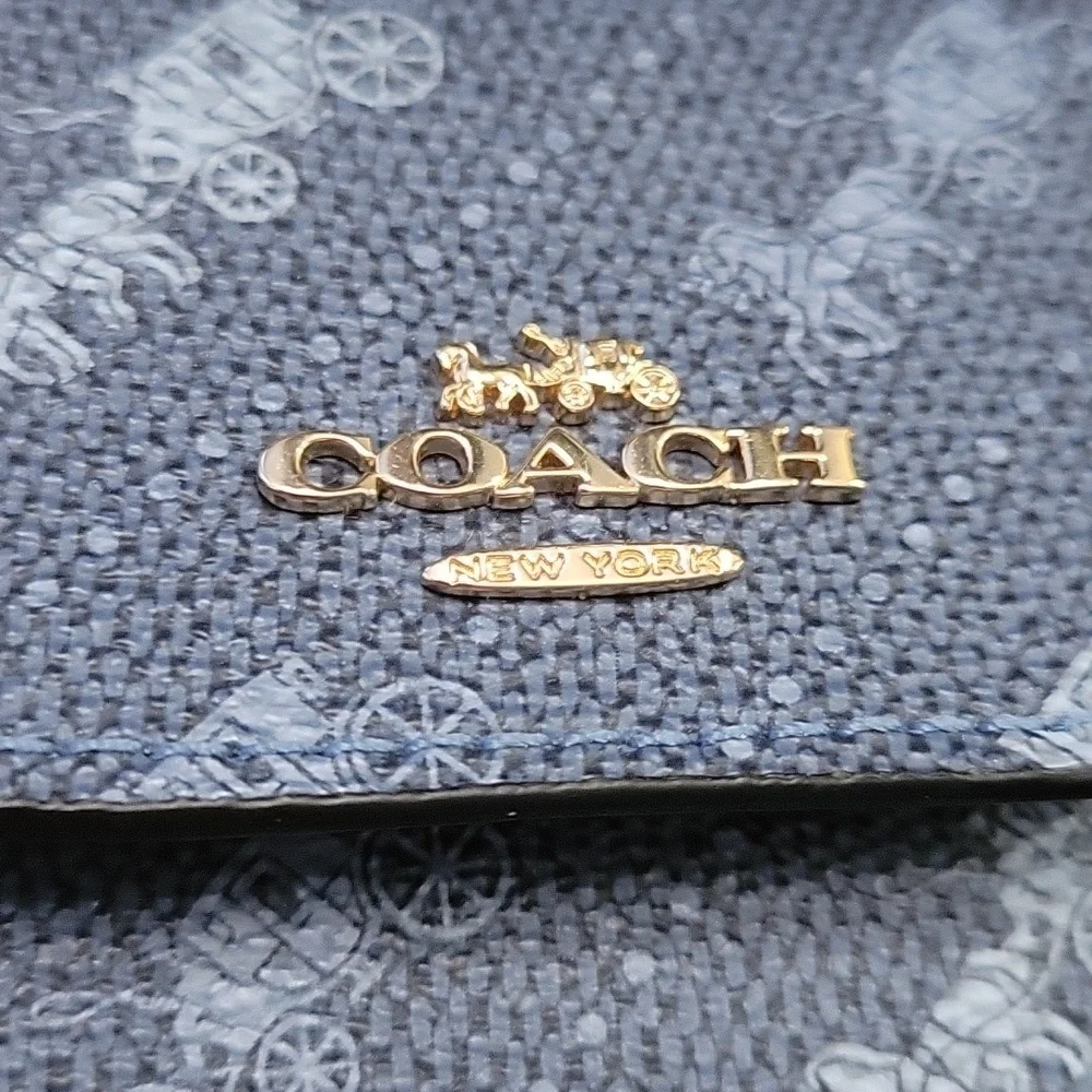 NWT Coach Horse 🐎 and Buggy Blue snapped pouch with keychain and hook - Picture 6 of 8